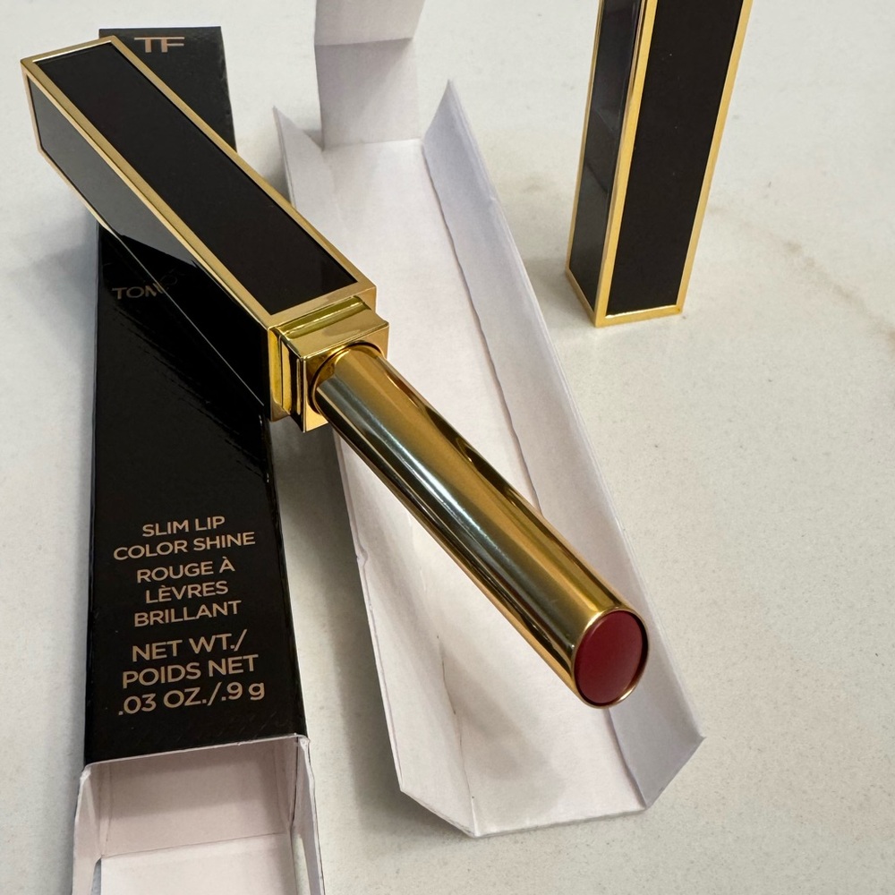 ❤️Tom Ford Slim Lip Color Shine Atelier Red 155